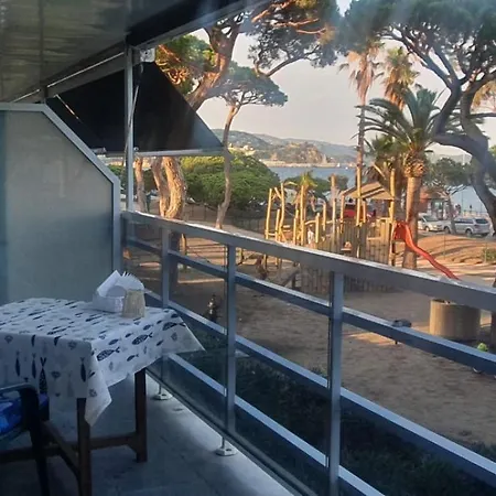 Apartment Unique With Direct Sea View Along The In S'abanell Park Blanes